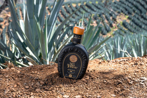 Tequila Los Tres Toños BLACK EDITION Extra añejo 100% Agave - 750ml
