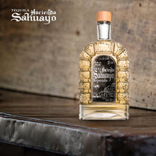 Cargar imagen en el visor de la galería, Tequila Hacienda Sahuayo Reposado Ed Puerta 1000 ml 100% Agave