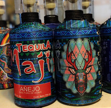 Cargar imagen en el visor de la galería, Tequila Maji Añejo 100% Agave - 750ml FORRADA