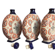 Cargar imagen en el visor de la galería, Tequila MANDALA Añejo 100% Agave - 750ml Edición Cerámica
