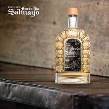 Cargar imagen en el visor de la galería, Tequila Hacienda Sahuayo Reposado Ed Puerta 1000 ml 100% Agave
