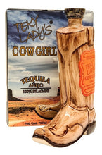 Cargar imagen en el visor de la galería, Tequila TEKYLADYS CowGirl Añejo 100% Agave - 375 ml Edición Bota Cerámica
