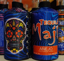 Cargar imagen en el visor de la galería, Tequila Maji Añejo 100% Agave - 750ml FORRADA
