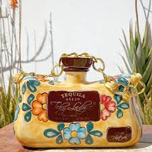 Cargar imagen en el visor de la galería, Tequila TEKYLADYS Añejo 100% Agave - 375 ml Edición Bolso Cerámica
